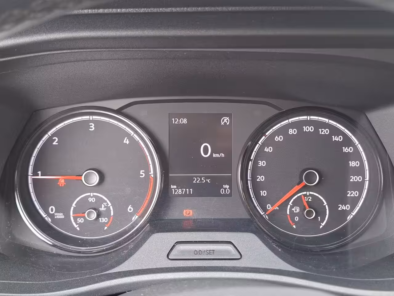 Volkswagen Transporter 2.0 TDI L2H1 Highline | Android/Apple Carplay | LM Velgen 16" | Cruise Control | Sidebars