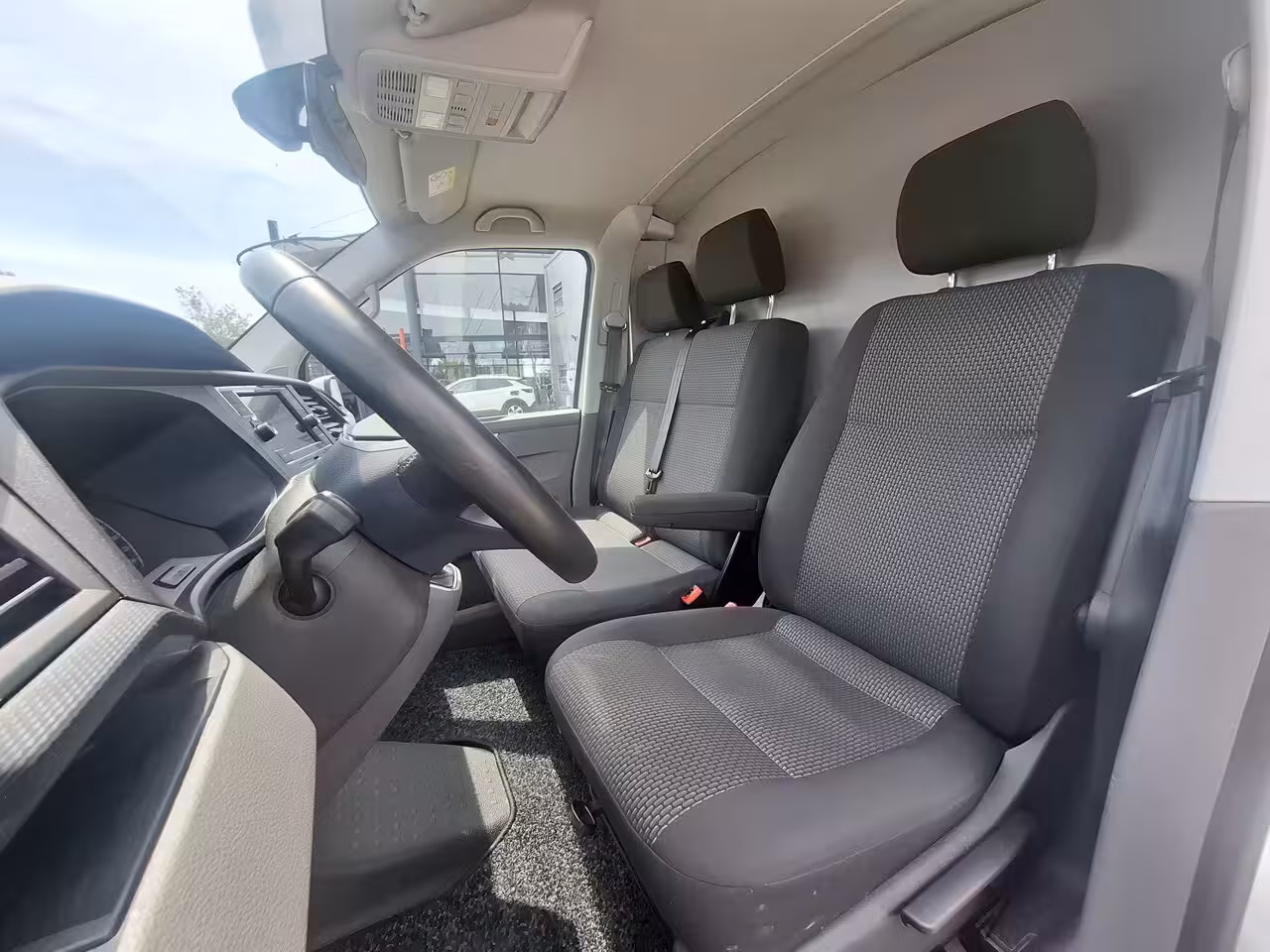 Volkswagen Transporter 2.0 TDI L2H1 Highline | Android/Apple Carplay | LM Velgen 16" | Cruise Control | Sidebars