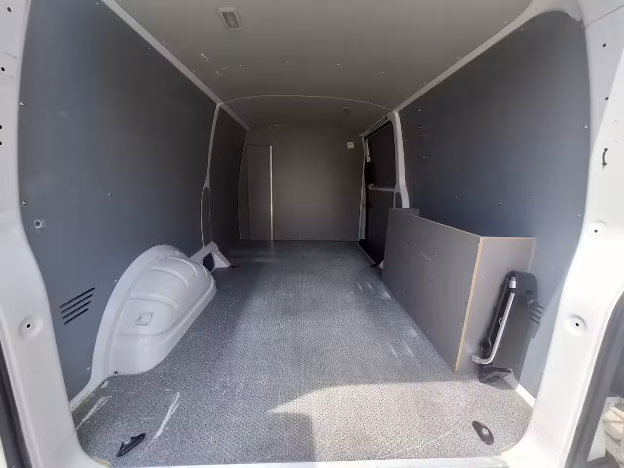 Volkswagen Transporter 2.0 TDI L2H1 Highline | Android/Apple Carplay | LM Velgen 16" | Cruise Control | Sidebars