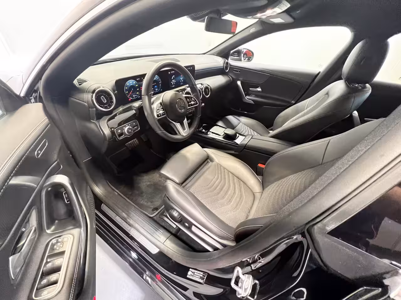 Mercedes-Benz CLA-Klasse 250 e Luxury Line SoH 95, 9% | Navigatie | LM Velgen 18" | Voorstoelen Verwarmd | Cruise C
