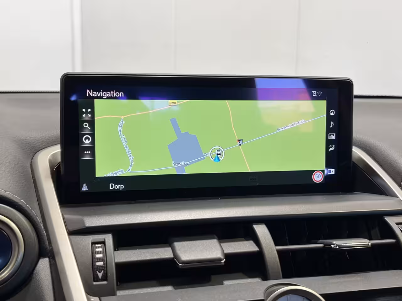 Lexus NX 300h Comfort line | Navigatie/Android/Apple Carplay | LM Velgen 18" | Achteruitrijcamera |