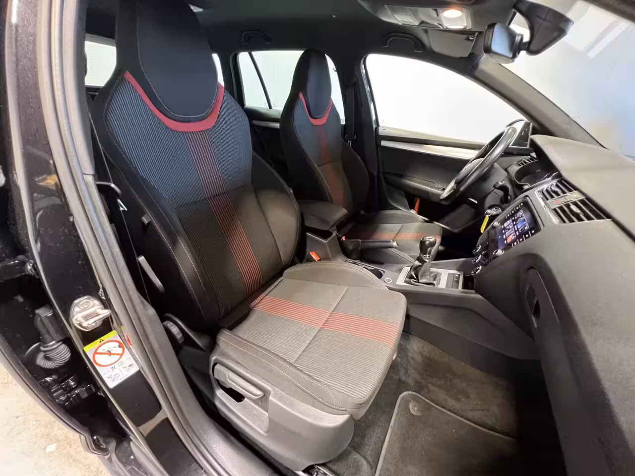 Skoda Octavia Combi 1.0 TSI Greentech Sport Business | Navigatie/Android/Apple Carplay | LM Velgen 17" | Cruis