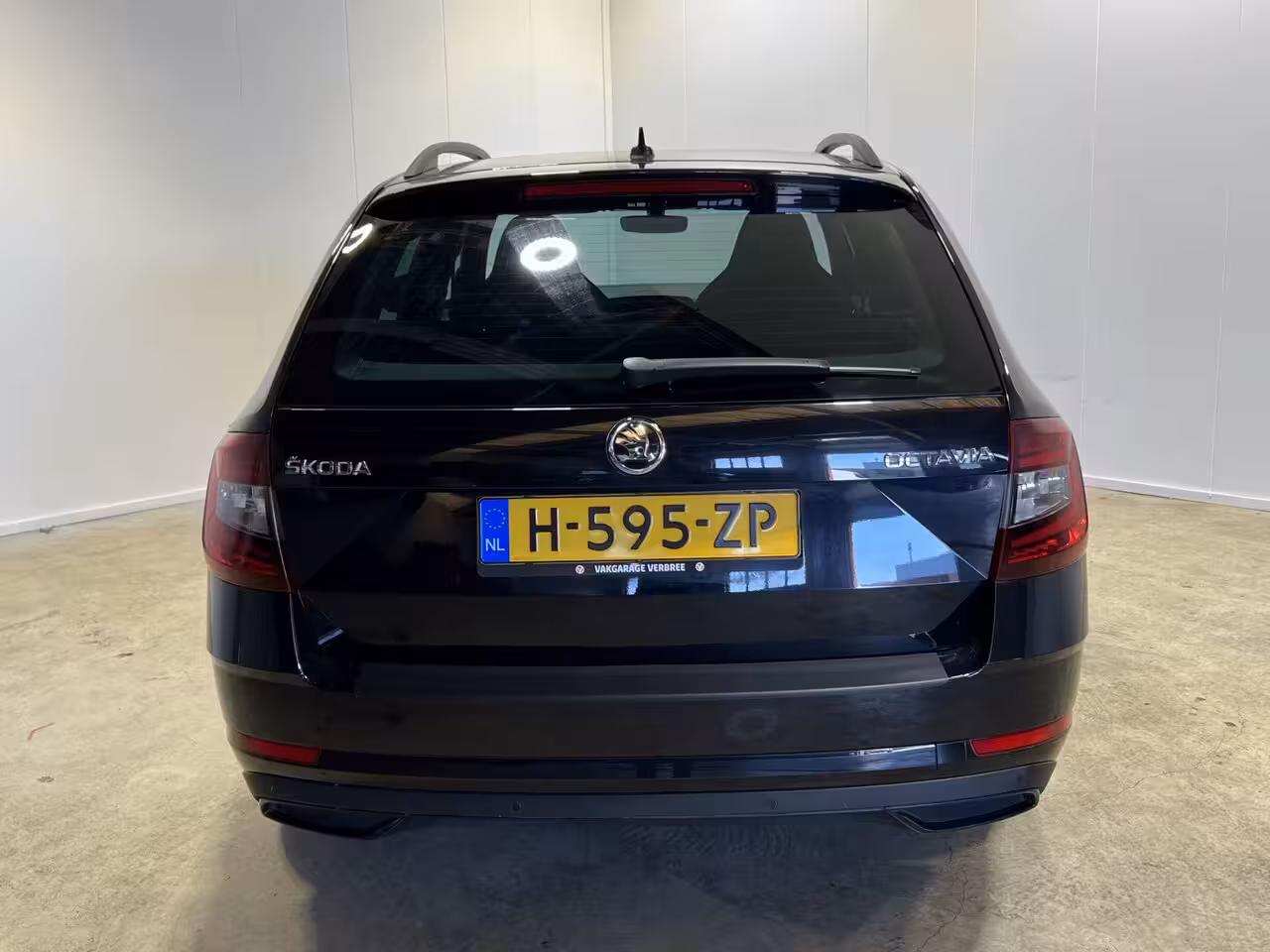 Skoda Octavia Combi 1.0 TSI Greentech Sport Business | Navigatie/Android/Apple Carplay | LM Velgen 17" | Cruis