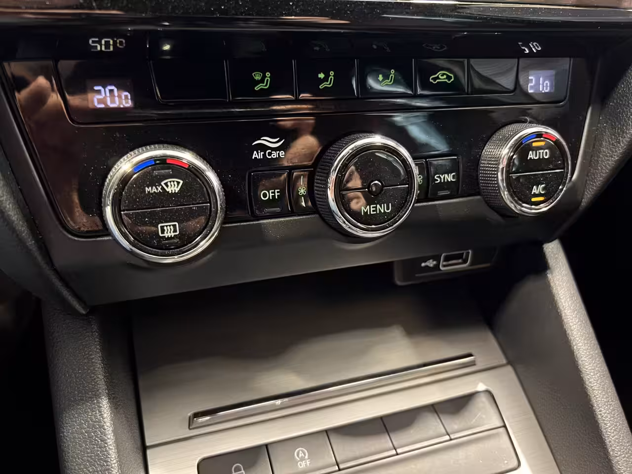 Skoda Octavia Combi 1.0 TSI Greentech Sport Business | Navigatie/Android/Apple Carplay | LM Velgen 17" | Cruis