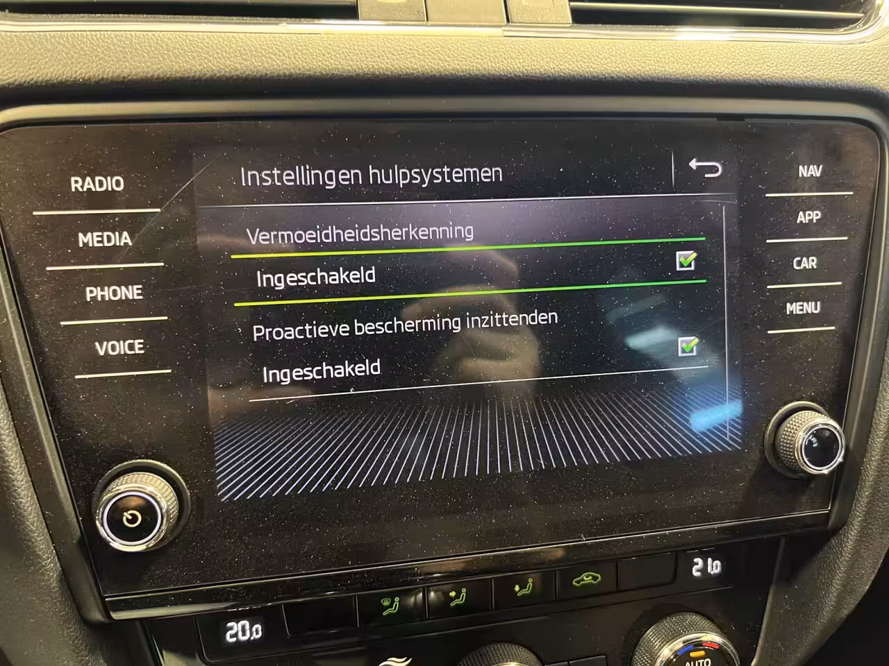 Skoda Octavia Combi 1.0 TSI Greentech Sport Business | Navigatie/Android/Apple Carplay | LM Velgen 17" | Cruis