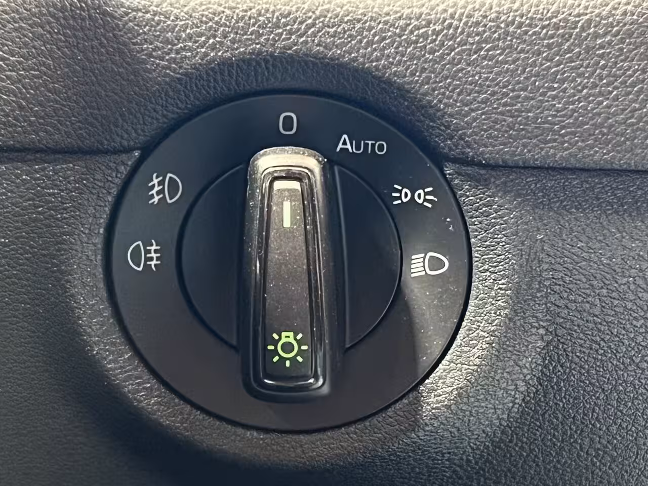 Skoda Octavia Combi 1.0 TSI Greentech Sport Business | Navigatie/Android/Apple Carplay | LM Velgen 17" | Cruis