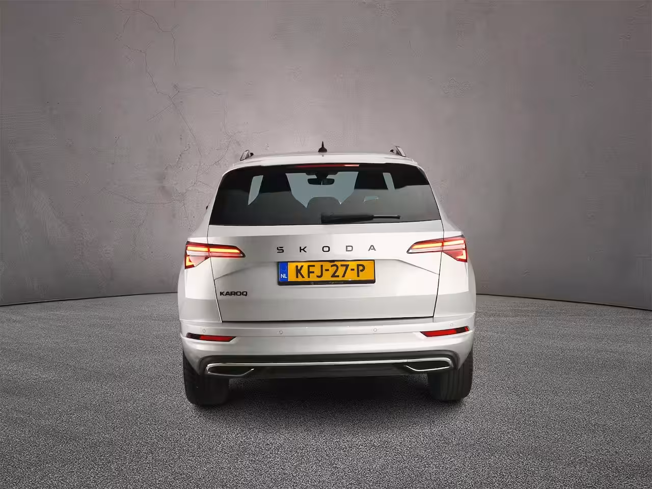 Skoda Karoq Sportline Business 1.5 TSI 150pk DSG Automaat, Trekhaak, Adaptive cruise control, Achterui