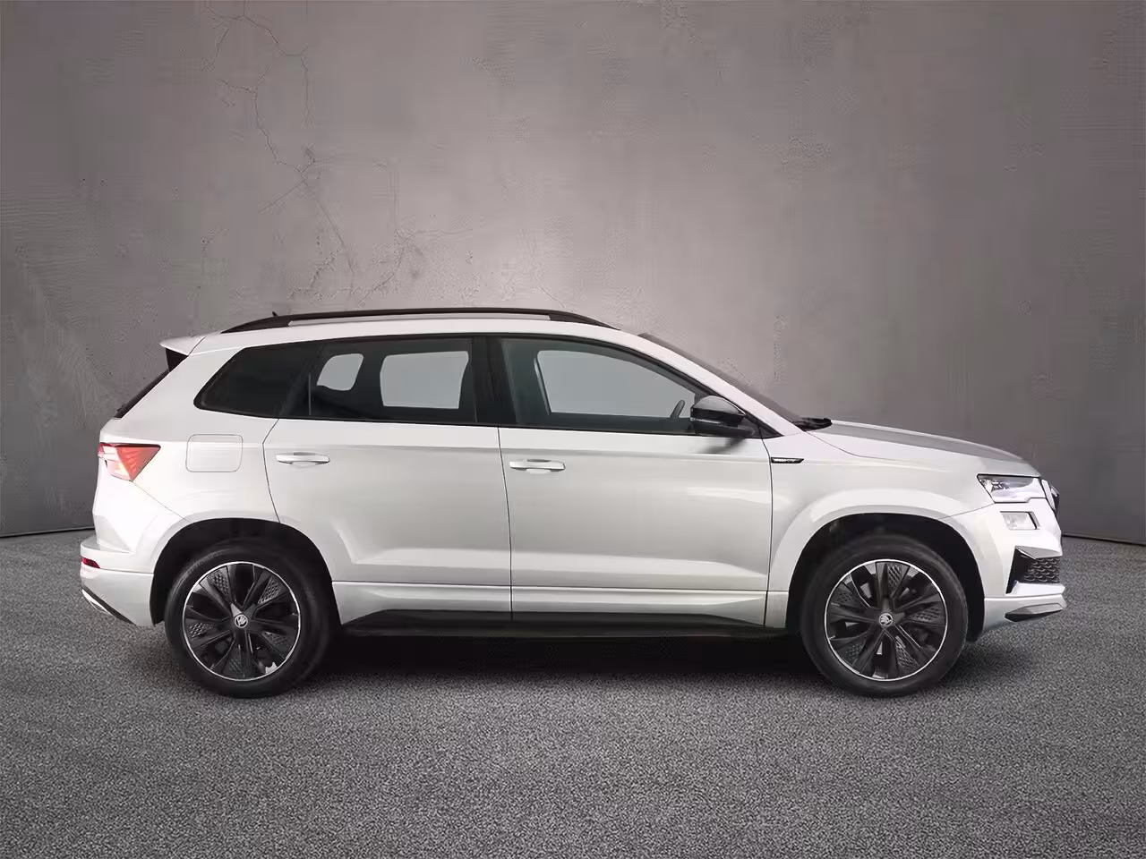 Skoda Karoq Sportline Business 1.5 TSI 150pk DSG Automaat, Trekhaak, Adaptive cruise control, Achterui