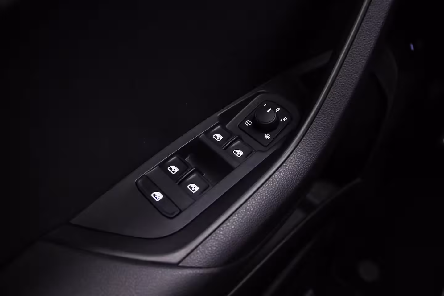 Skoda Karoq Sportline Business 1.5 TSI 150pk DSG Automaat, Trekhaak, Adaptive cruise control, Achterui