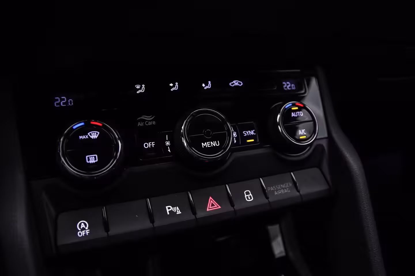 Skoda Karoq Sportline Business 1.5 TSI 150pk DSG Automaat, Trekhaak, Adaptive cruise control, Achterui
