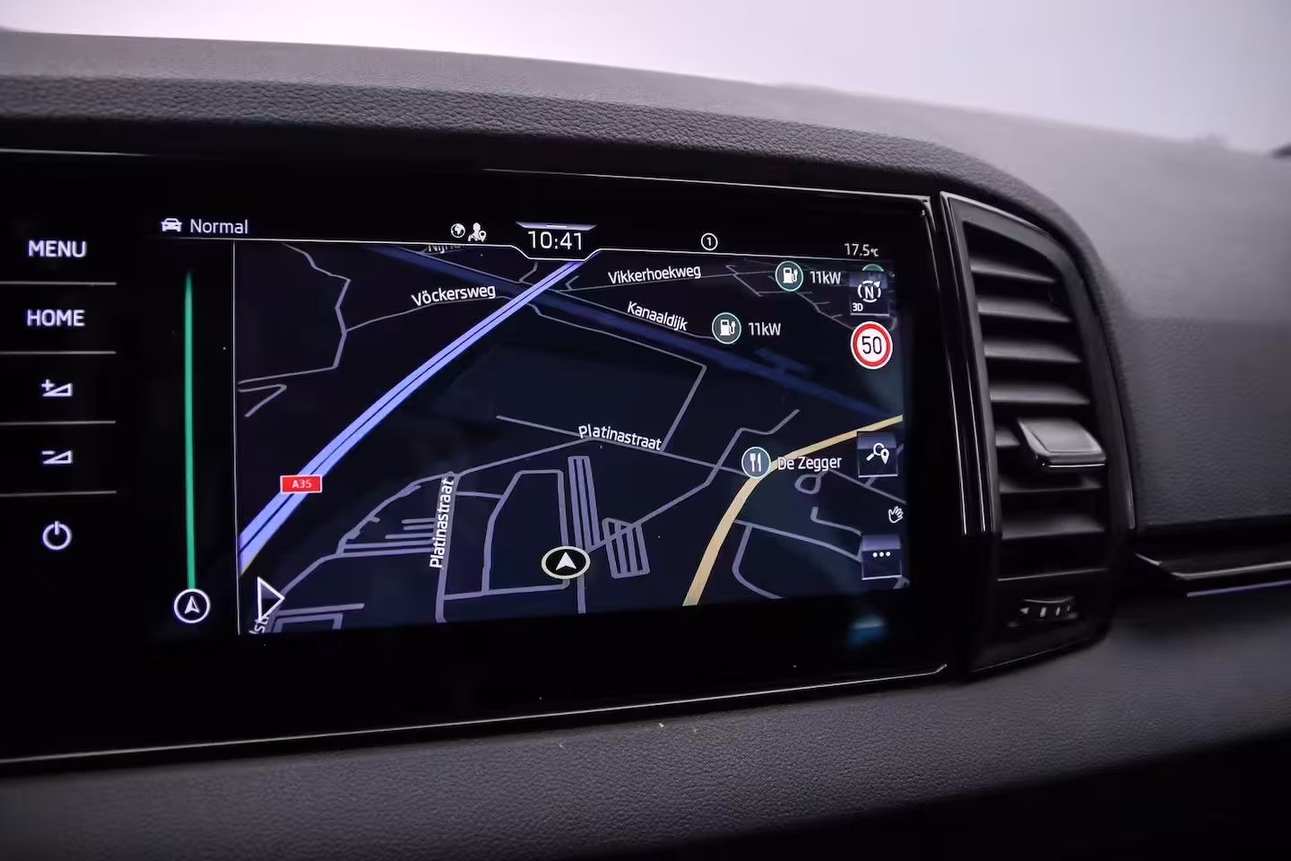 Skoda Karoq Sportline Business 1.5 TSI 150pk DSG Automaat, Trekhaak, Adaptive cruise control, Achterui