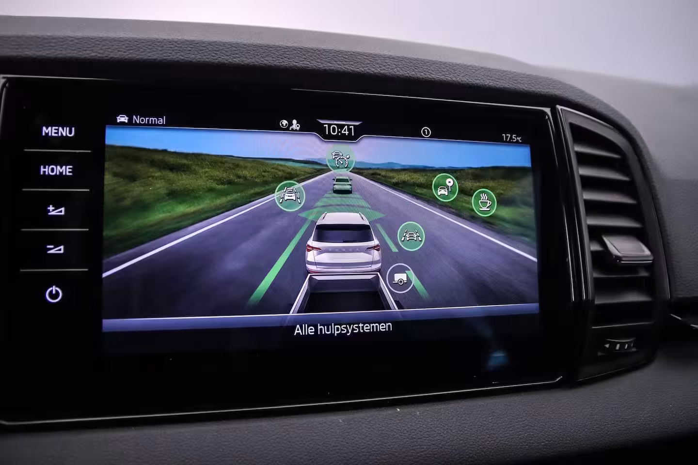 Skoda Karoq Sportline Business 1.5 TSI 150pk DSG Automaat, Trekhaak, Adaptive cruise control, Achterui