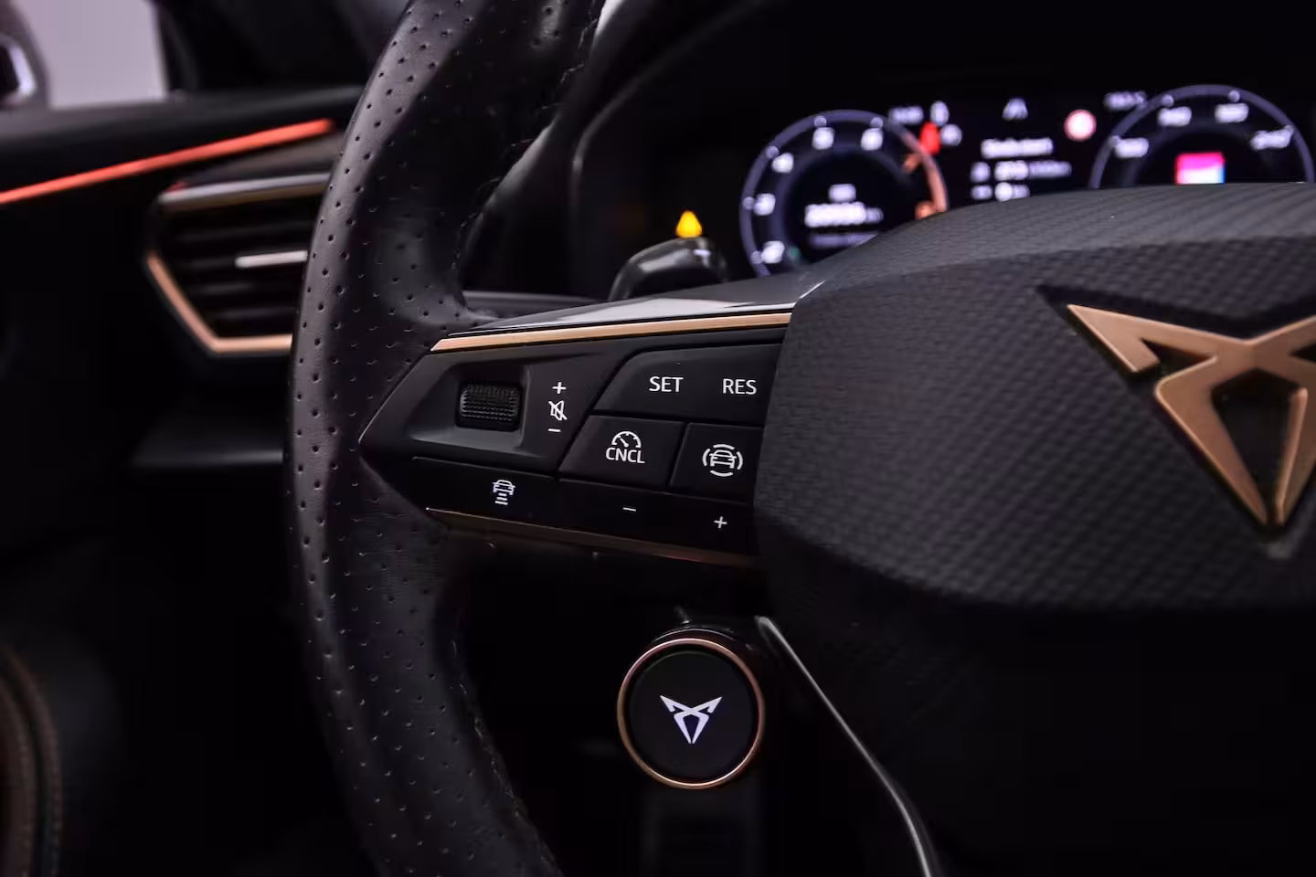 Cupra Formentor VZ Performance 1.5 TSI eHybrid 272pk DSG Automaat Panoramadak, Adaptive cruise control, Se