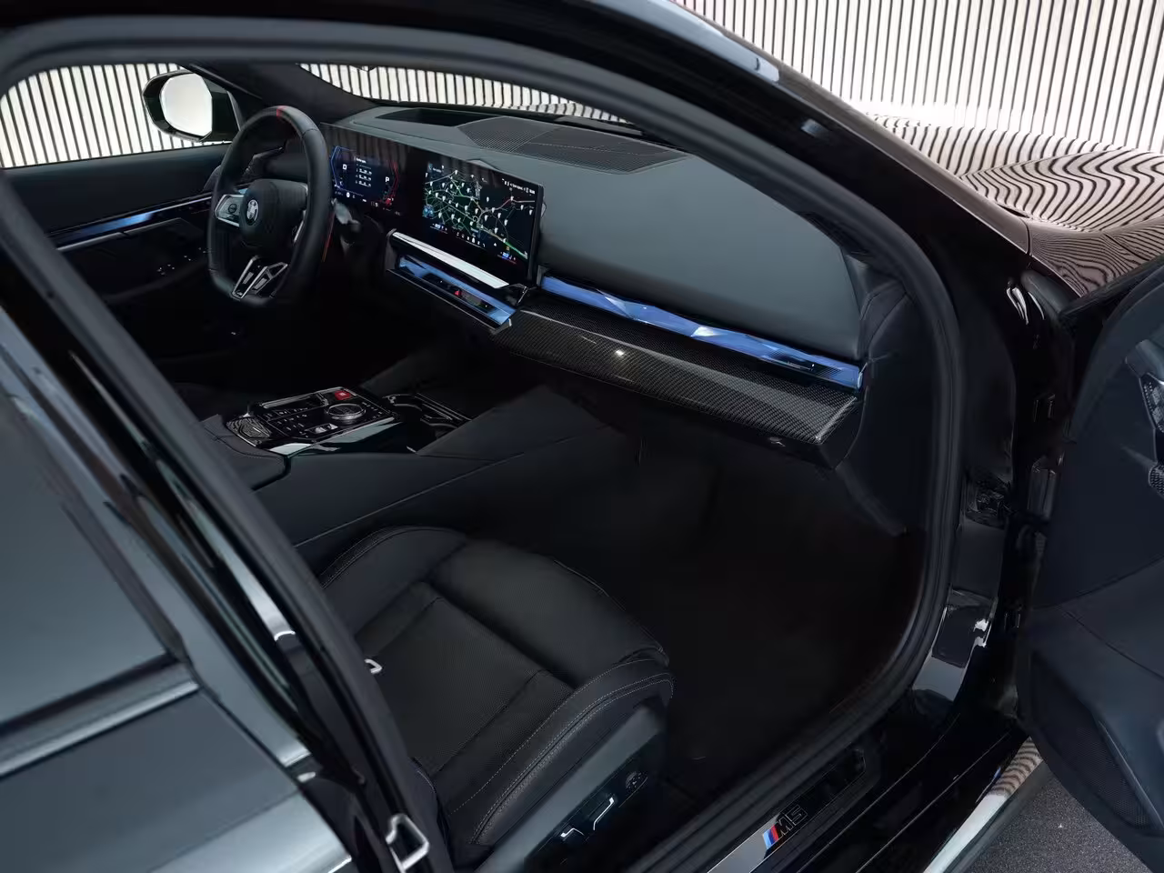 BMW M5 |BTW-auto|Carbon ext.|Bowers&Wilkins|head-up|memory|360 camera|adaptive LED|stoelverkoelin