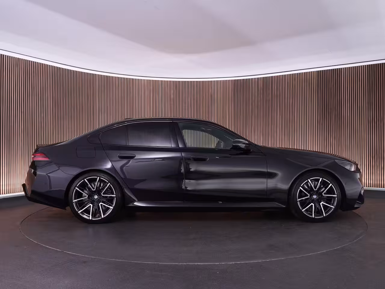BMW M5 |BTW-auto|Carbon ext.|Bowers&Wilkins|head-up|memory|360 camera|adaptive LED|stoelverkoelin
