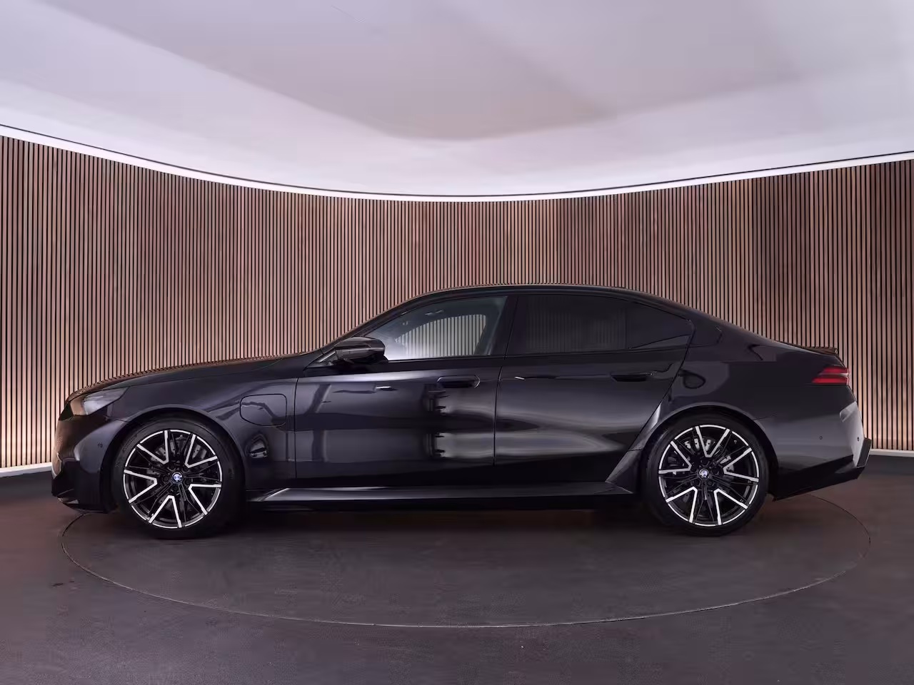 BMW M5 |BTW-auto|Carbon ext.|Bowers&Wilkins|head-up|memory|360 camera|adaptive LED|stoelverkoelin