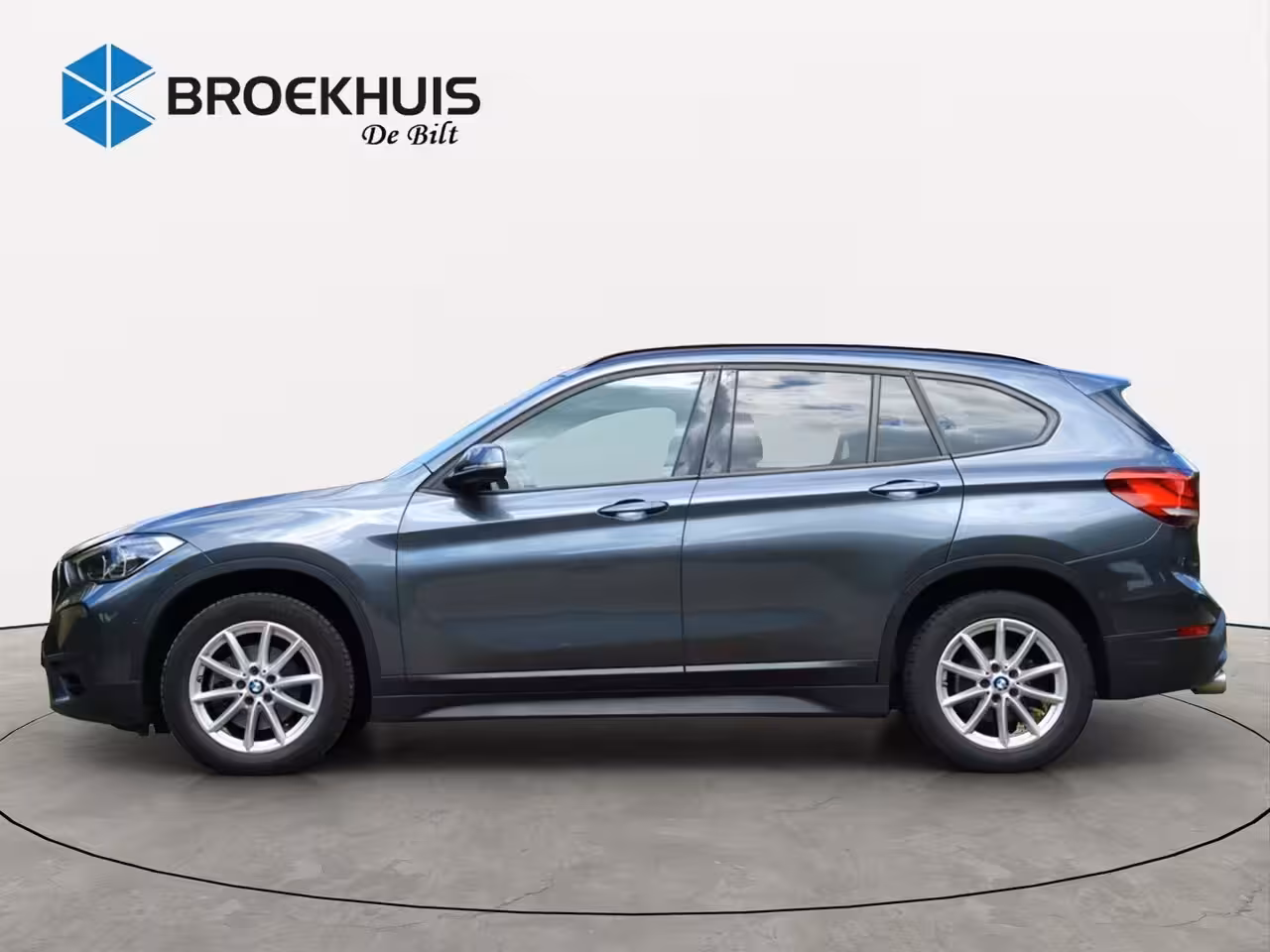 BMW X1 sDrive18i High Executive | DEALER OH | LEDER | ALL SEASON | CRUISE | PARK SENSE ACHTER | S