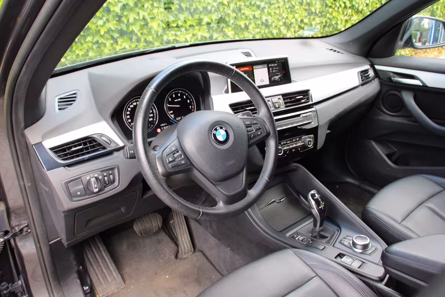 BMW X1 sDrive18i High Executive | DEALER OH | LEDER | ALL SEASON | CRUISE | PARK SENSE ACHTER | S