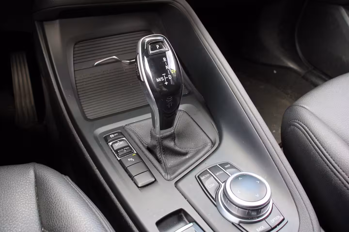 BMW X1 sDrive18i High Executive | DEALER OH | LEDER | ALL SEASON | CRUISE | PARK SENSE ACHTER | S