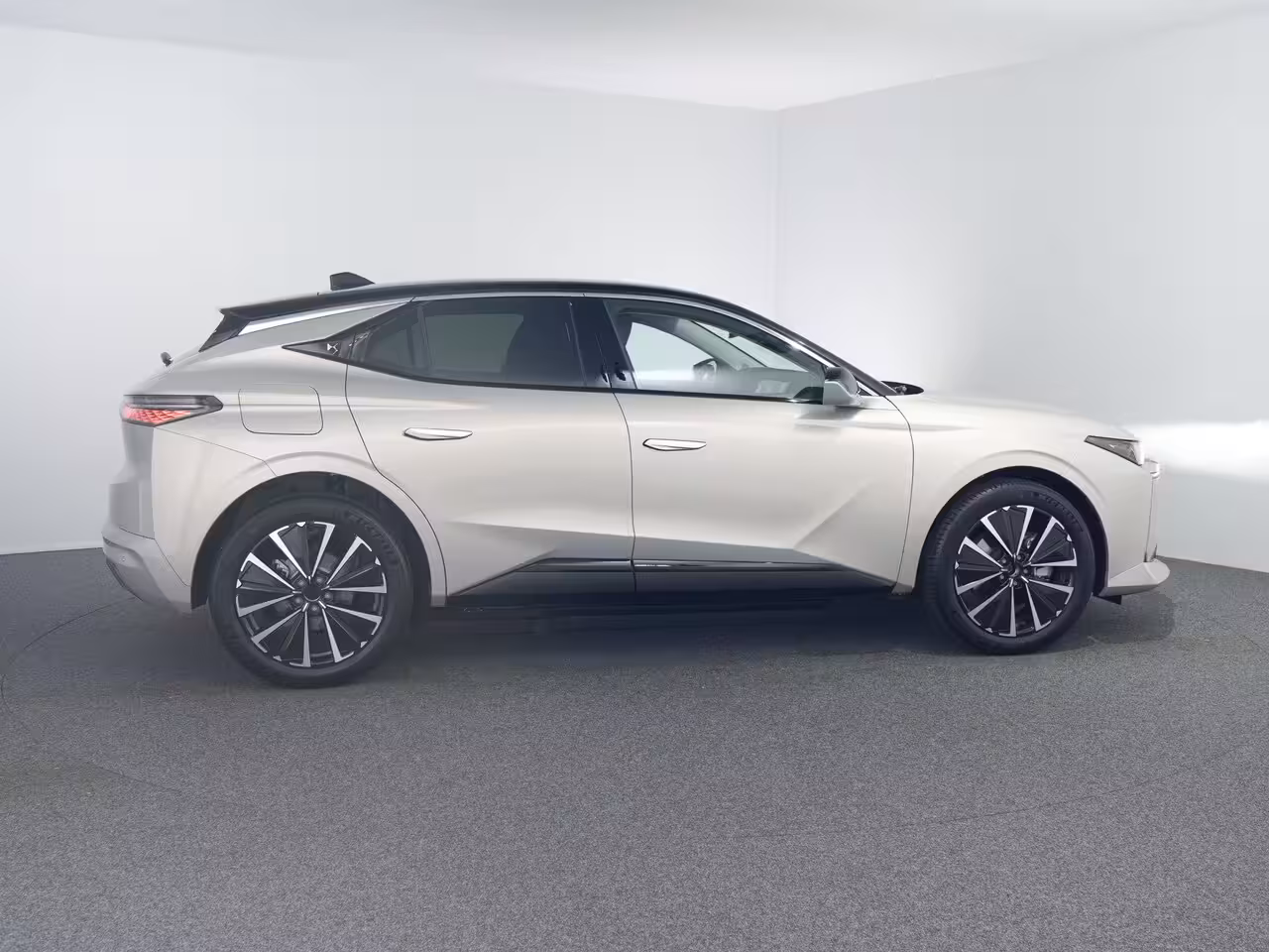 DS 4 4 N°4 Pallas - E-Tense | Achteruitrijcamera | Parkeersensoren vóór en achter | Rear traffi