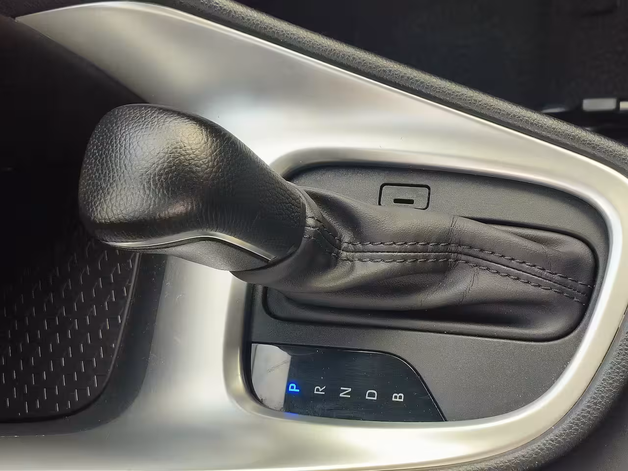 Mazda 2 Hybrid 1.5 Centre-line uit 2025 Rijklaar “Sinds 1970 | 5.000+ reviews | Score 9, 5 | Service zoal