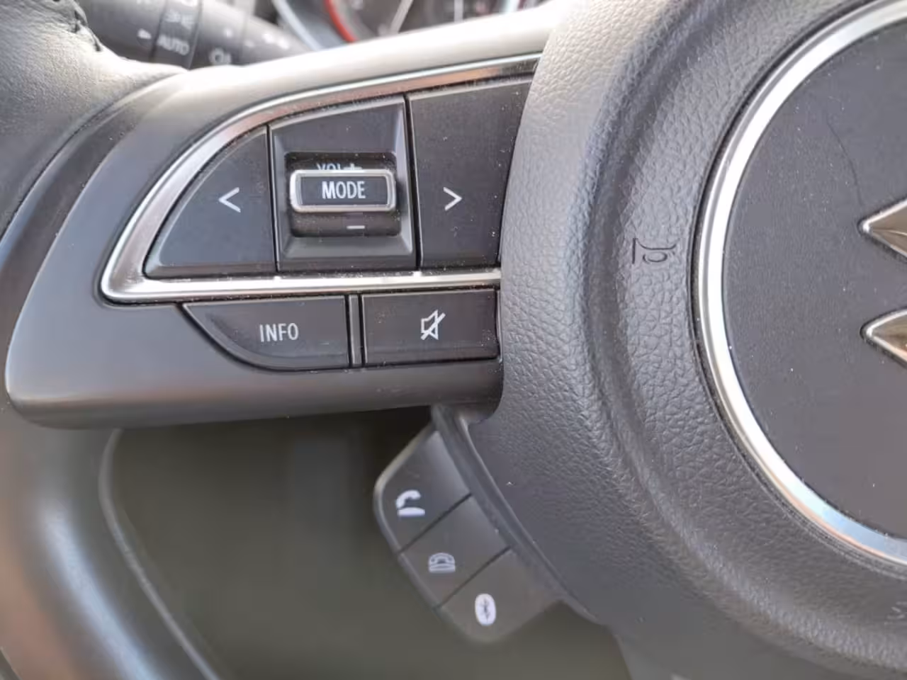Suzuki Swift 1.2 COMFORT DAB+ ADDAPTIVE CRUISECONTROL BLUETOOTH