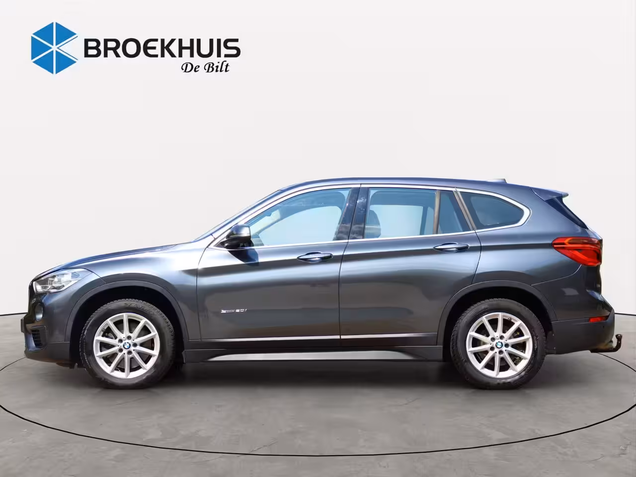 BMW X1 sDrive20i Centennial High Executive | NL-AUTO | TREKHAAK | STOELVERWARMING | DEALER OH | P