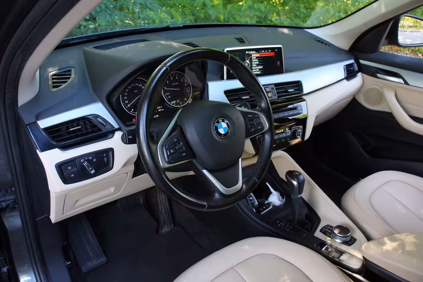 BMW X1 sDrive20i Centennial High Executive | NL-AUTO | TREKHAAK | STOELVERWARMING | DEALER OH | P