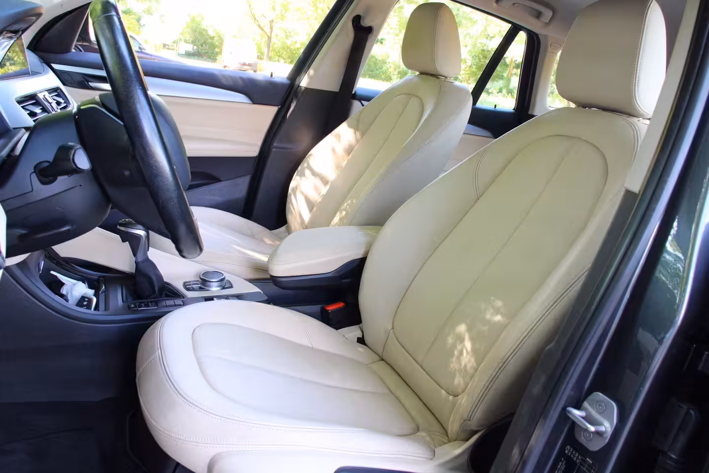 BMW X1 sDrive20i Centennial High Executive | NL-AUTO | TREKHAAK | STOELVERWARMING | DEALER OH | P