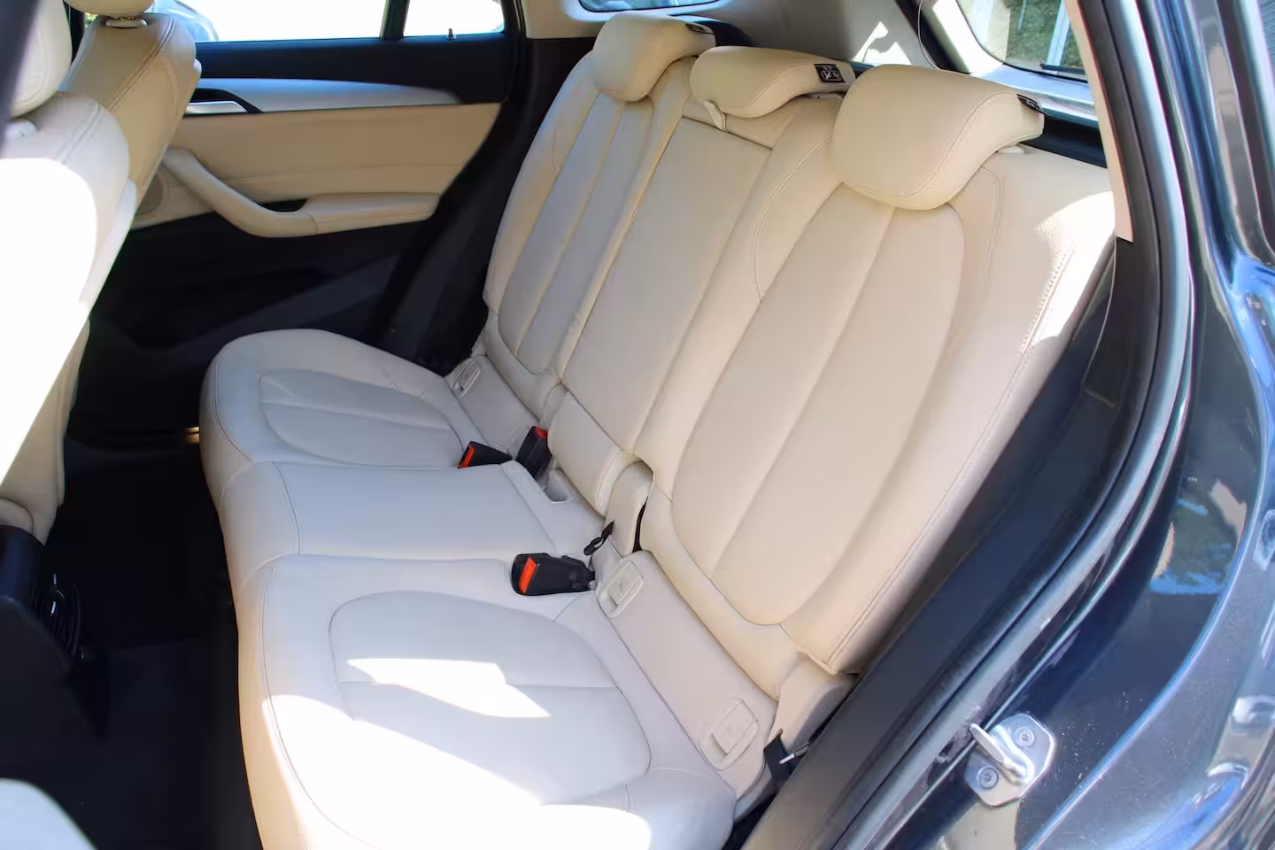 BMW X1 sDrive20i Centennial High Executive | NL-AUTO | TREKHAAK | STOELVERWARMING | DEALER OH | P