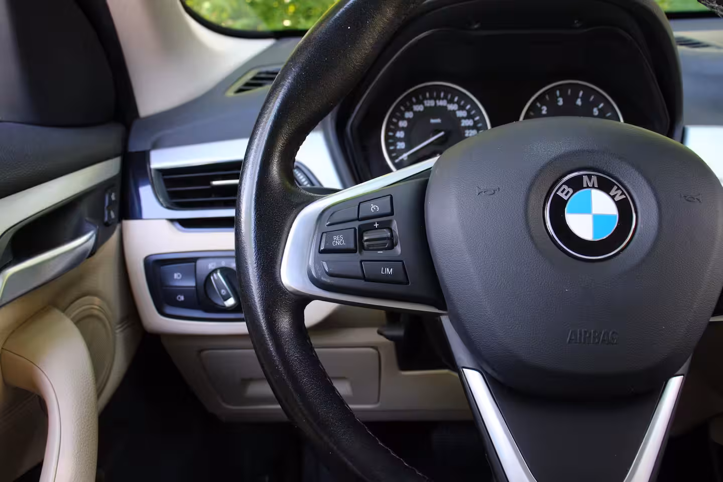 BMW X1 sDrive20i Centennial High Executive | NL-AUTO | TREKHAAK | STOELVERWARMING | DEALER OH | P