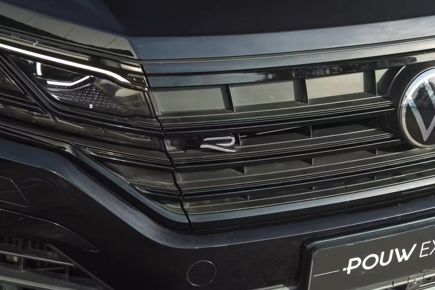 Volkswagen Touareg R 3.0 TSI eHybrid 462pk 4MOTION | Panoramadak | Trekhaak Uitklapbaar | Luchtvering | 360 C