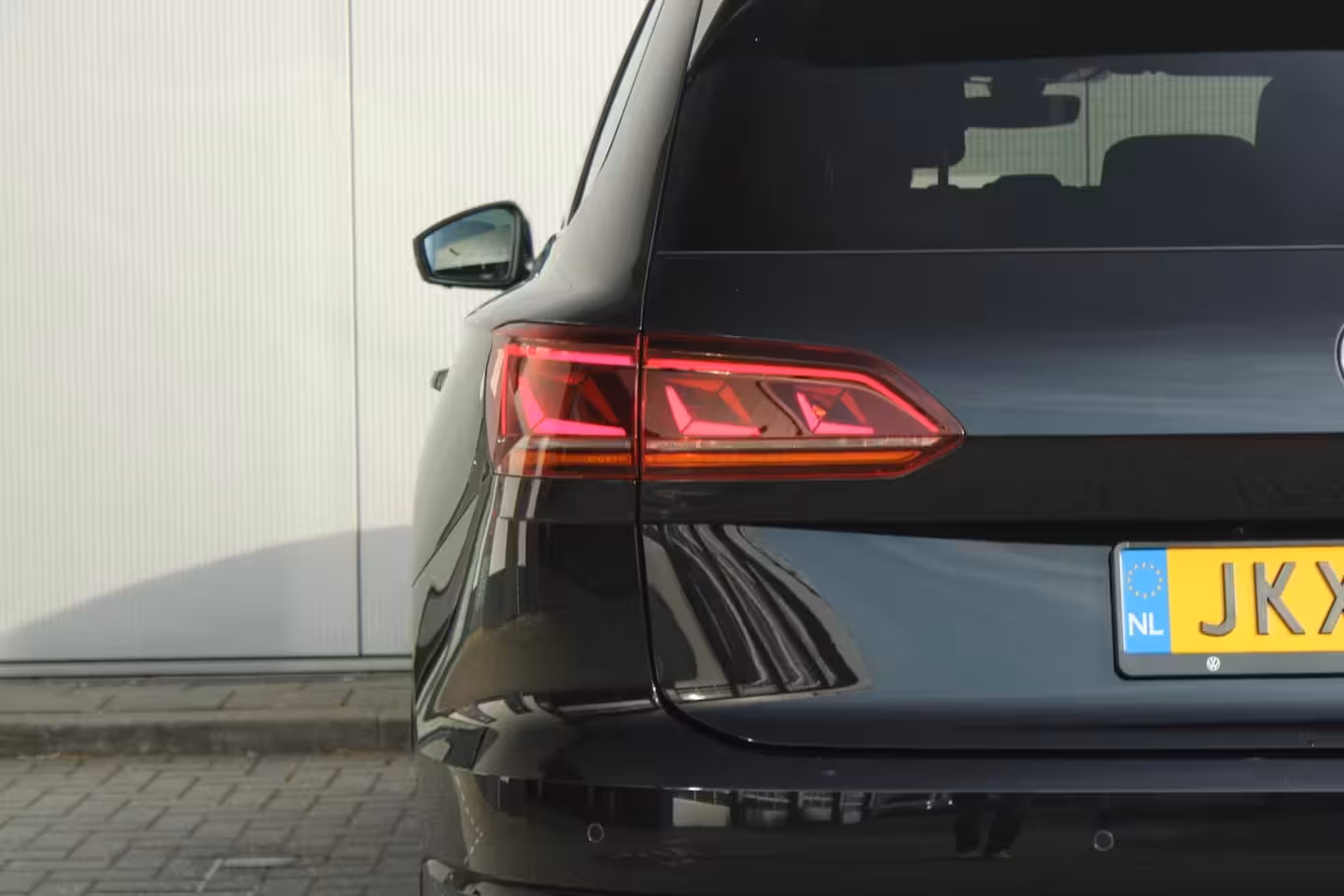 Volkswagen Touareg R 3.0 TSI eHybrid 462pk 4MOTION | Panoramadak | Trekhaak Uitklapbaar | Luchtvering | 360 C
