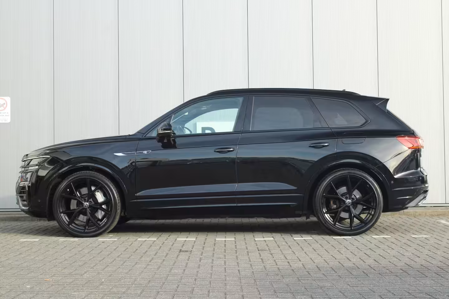 Volkswagen Touareg R 3.0 TSI eHybrid 462pk 4MOTION | Panoramadak | Trekhaak Uitklapbaar | Luchtvering | 360 C