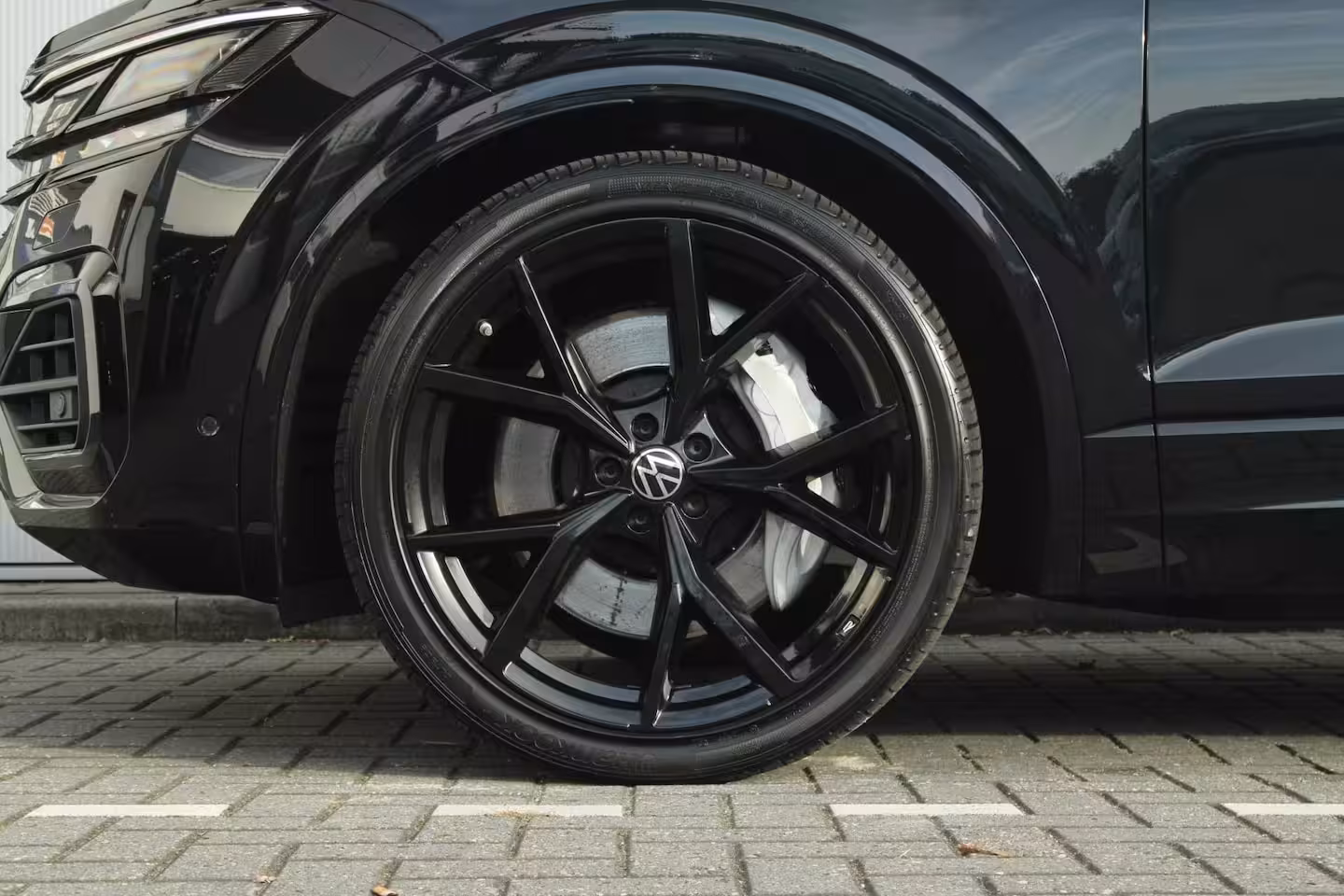 Volkswagen Touareg R 3.0 TSI eHybrid 462pk 4MOTION | Panoramadak | Trekhaak Uitklapbaar | Luchtvering | 360 C