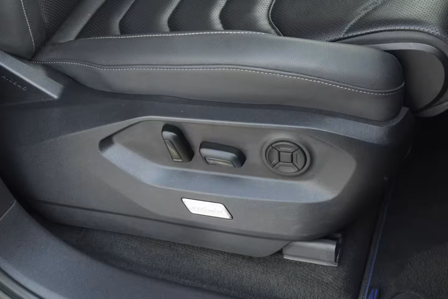 Volkswagen Touareg R 3.0 TSI eHybrid 462pk 4MOTION | Panoramadak | Trekhaak Uitklapbaar | Luchtvering | 360 C