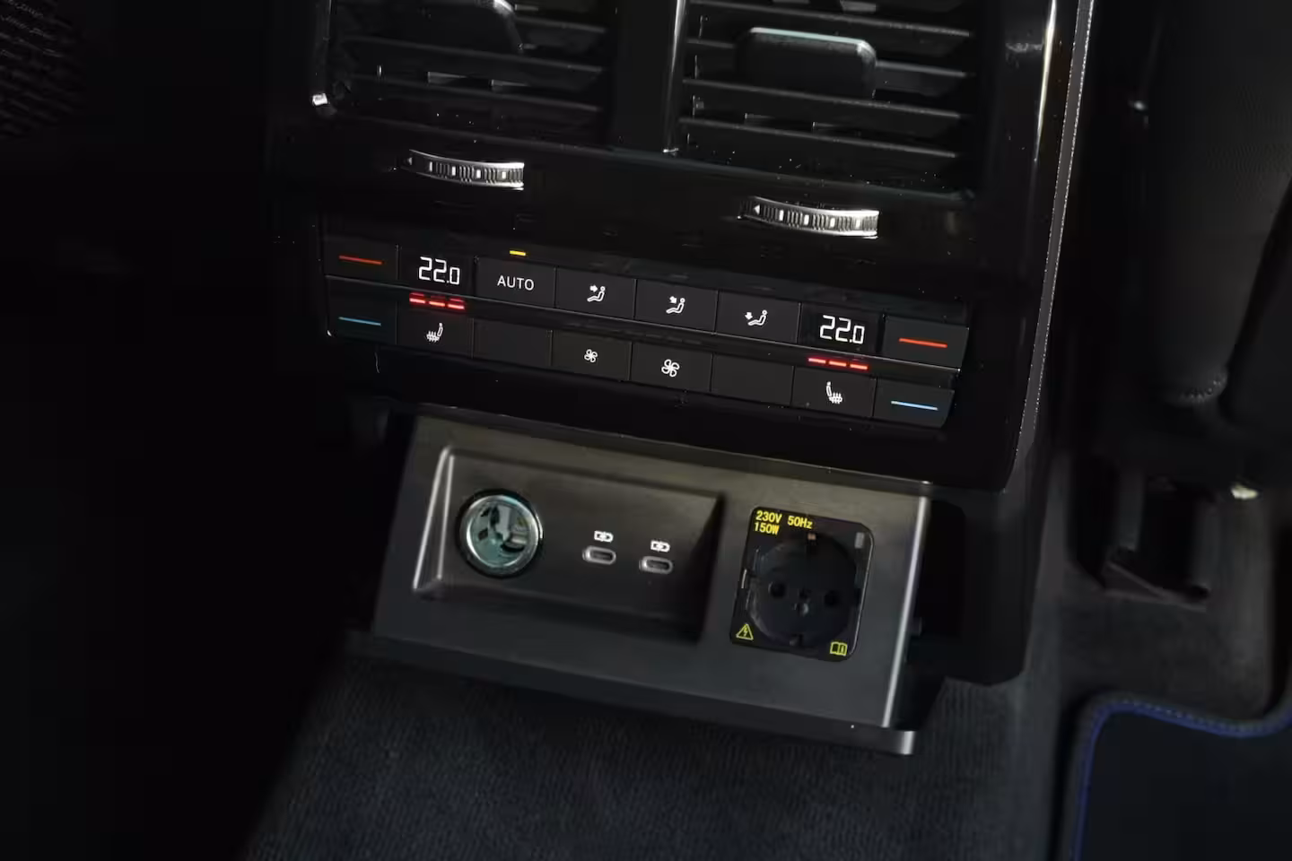 Volkswagen Touareg R 3.0 TSI eHybrid 462pk 4MOTION | Panoramadak | Trekhaak Uitklapbaar | Luchtvering | 360 C