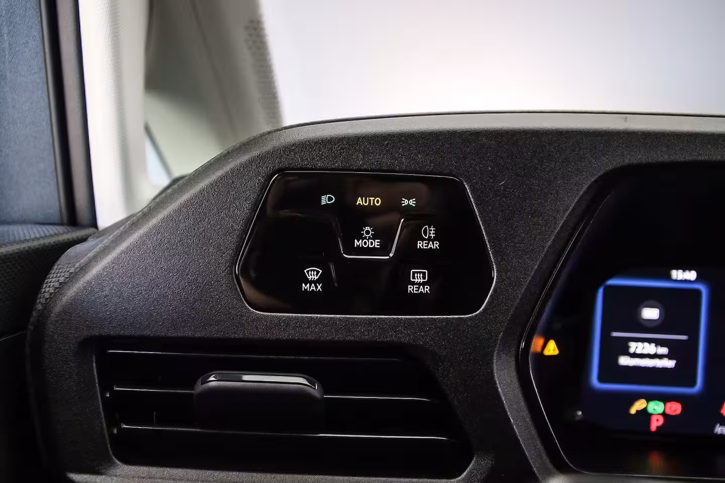 Volkswagen Caddy Cargo Maxi 2.0 TDI 122pk DSG | Navigatie | Trekhaak | Stoelverwarming | Climatronic |