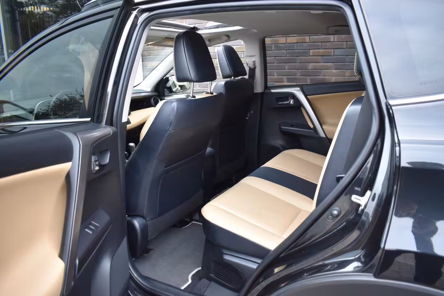 Toyota RAV4 2.5 Hybrid ECC PANODAK LEDER LMV NAVI