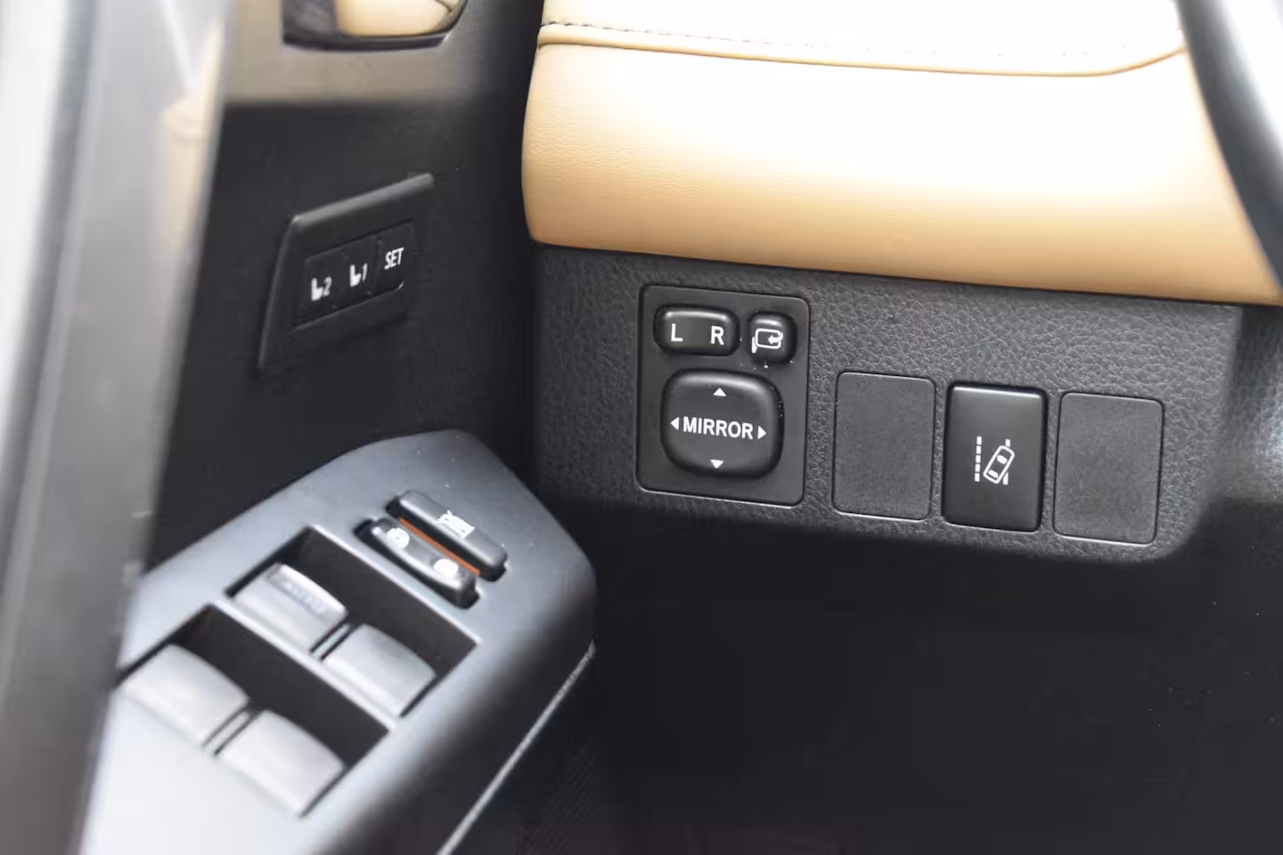 Toyota RAV4 2.5 Hybrid ECC PANODAK LEDER LMV NAVI