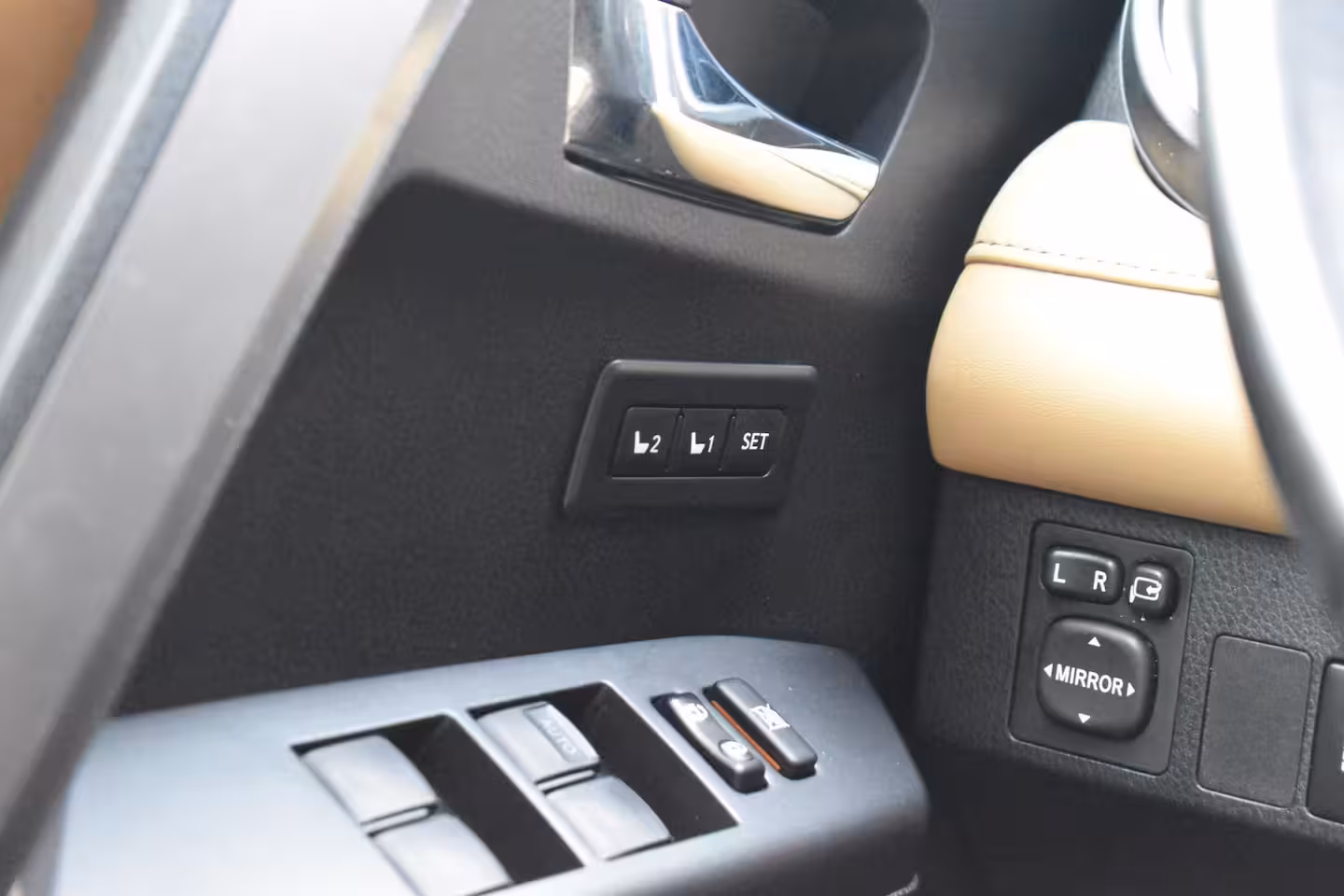 Toyota RAV4 2.5 Hybrid ECC PANODAK LEDER LMV NAVI