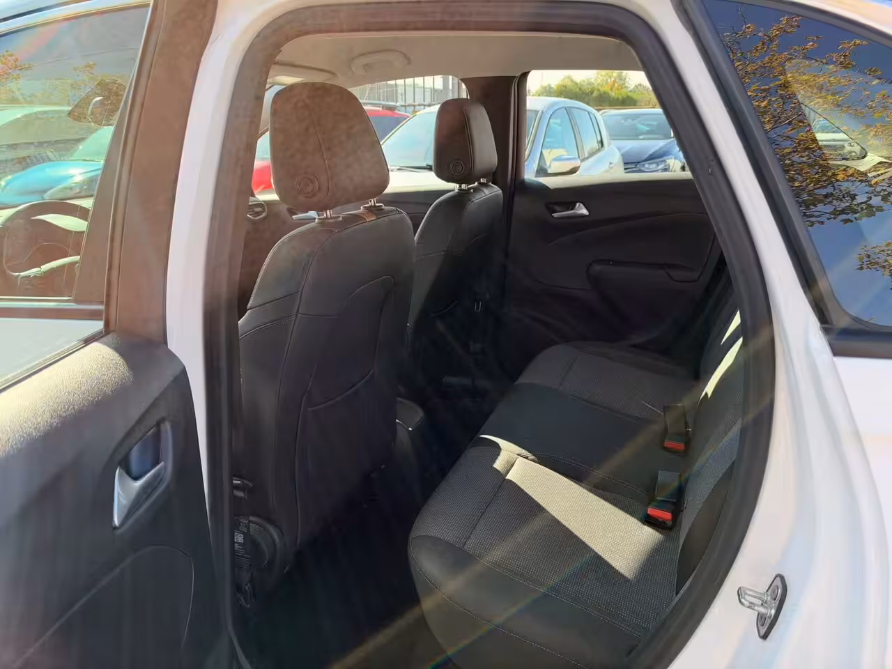 Opel Crossland 1.2 Turbo Elegance, Navigatie, Camera, Automaat, Stoel/Stuur verwarming, 1ste eigenaar, De