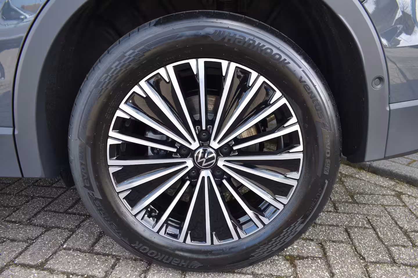 Volkswagen Tiguan Life Edition - eHybrid | 'App-Connect' draadloze smartphone integratie | Automatische afst