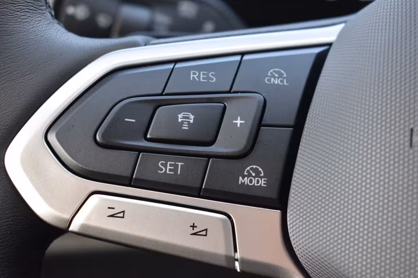 Volkswagen Tiguan Life Edition - eHybrid | 'App-Connect' draadloze smartphone integratie | Automatische afst