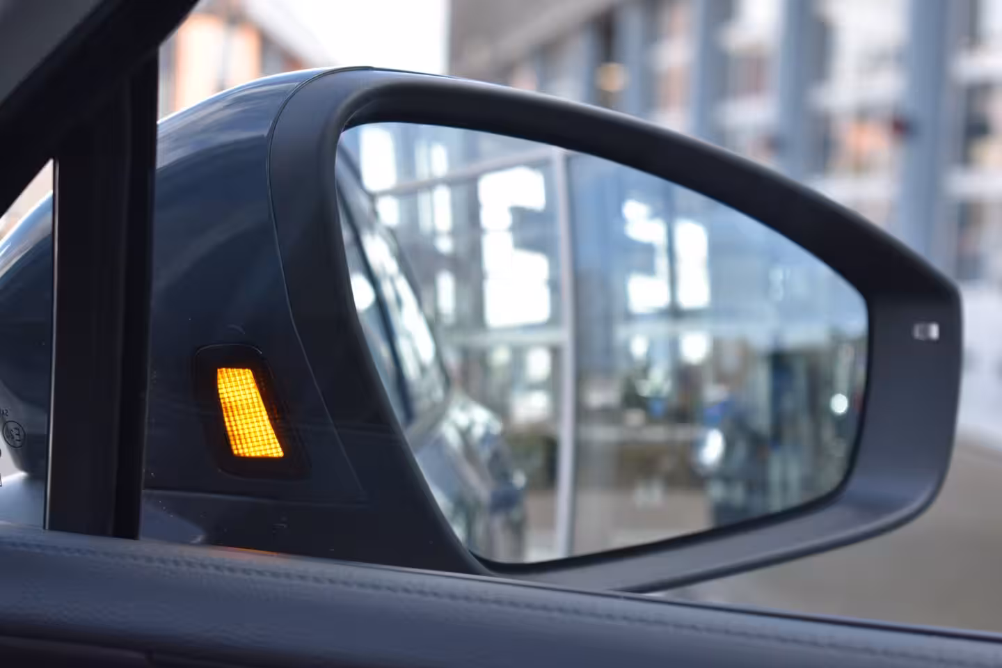 Volkswagen Tiguan Life Edition - eHybrid | 'App-Connect' draadloze smartphone integratie | Automatische afst