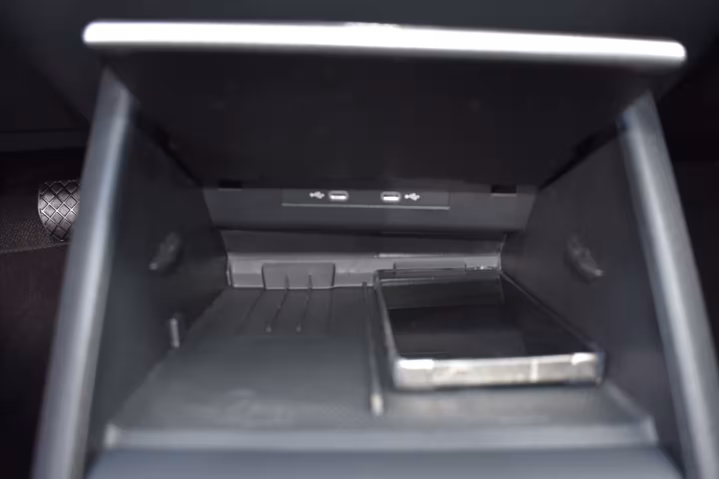 Volkswagen Tiguan Life Edition - eHybrid | 'App-Connect' draadloze smartphone integratie | Automatische afst