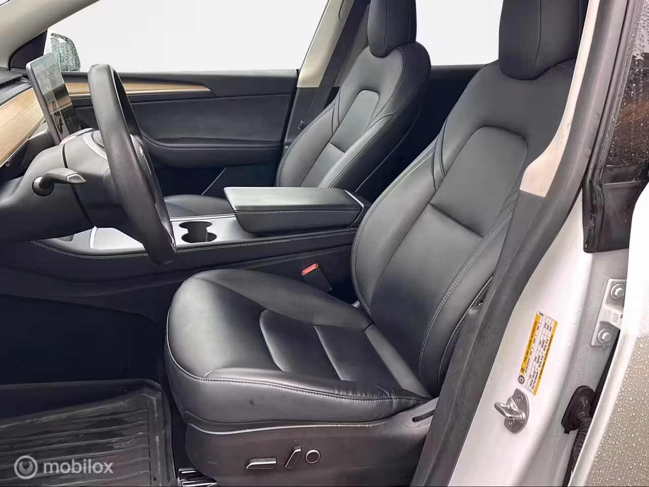 Tesla Model Y Long Range Dual Motor / Trekhaak / 21"