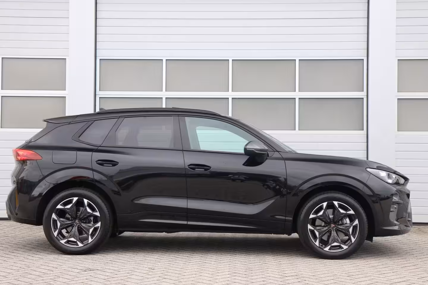 Cupra Terramar 1.5 TSI 204pk e-Hybrid | Panoramadak | Trekhaak | Stoelverwarming | Full Link | Achteruitr