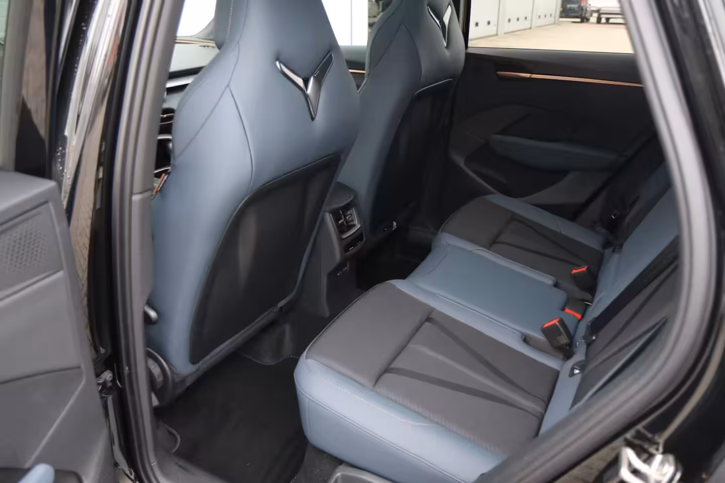 Cupra Terramar 1.5 TSI 204pk e-Hybrid | Panoramadak | Trekhaak | Stoelverwarming | Full Link | Achteruitr