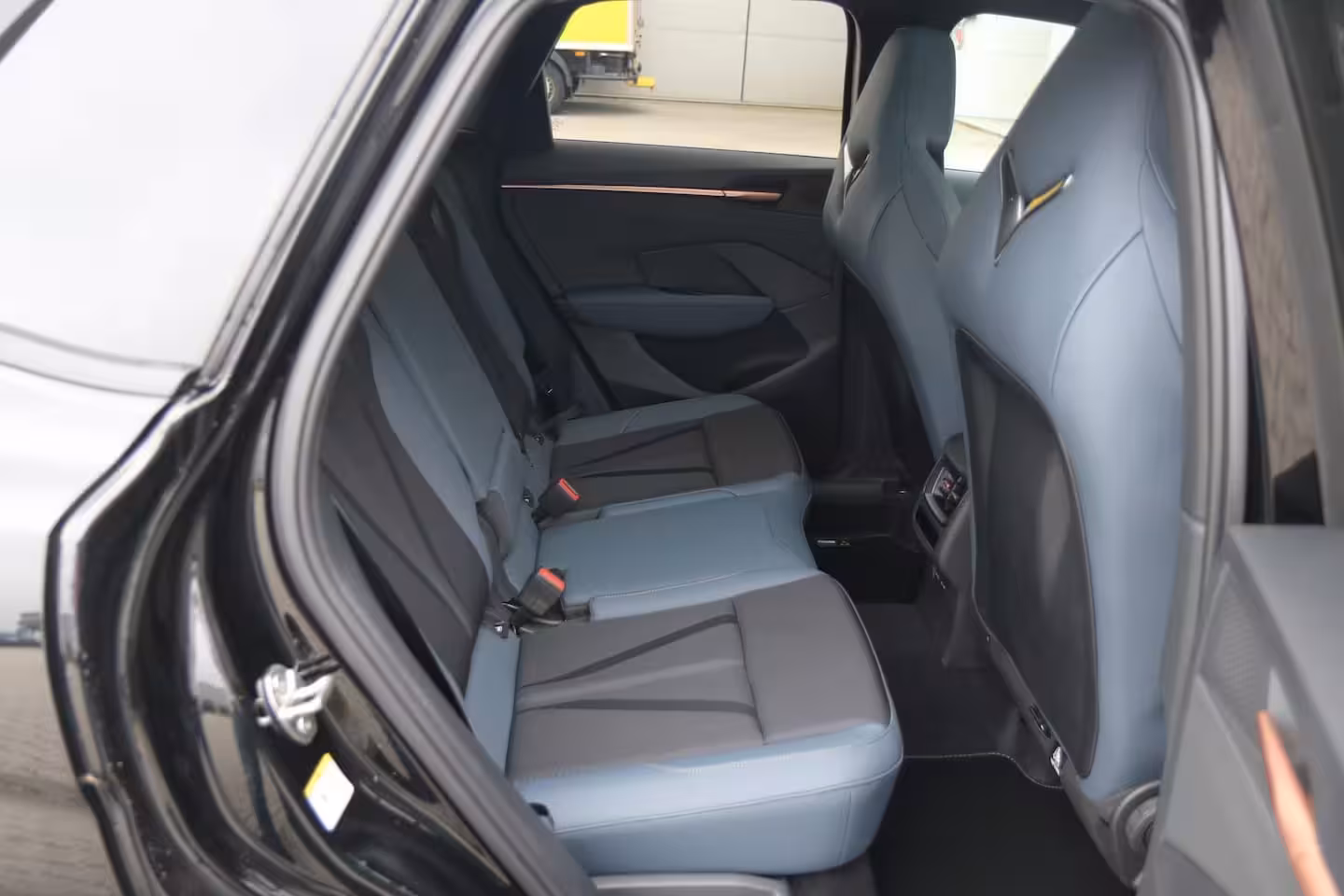 Cupra Terramar 1.5 TSI 204pk e-Hybrid | Panoramadak | Trekhaak | Stoelverwarming | Full Link | Achteruitr
